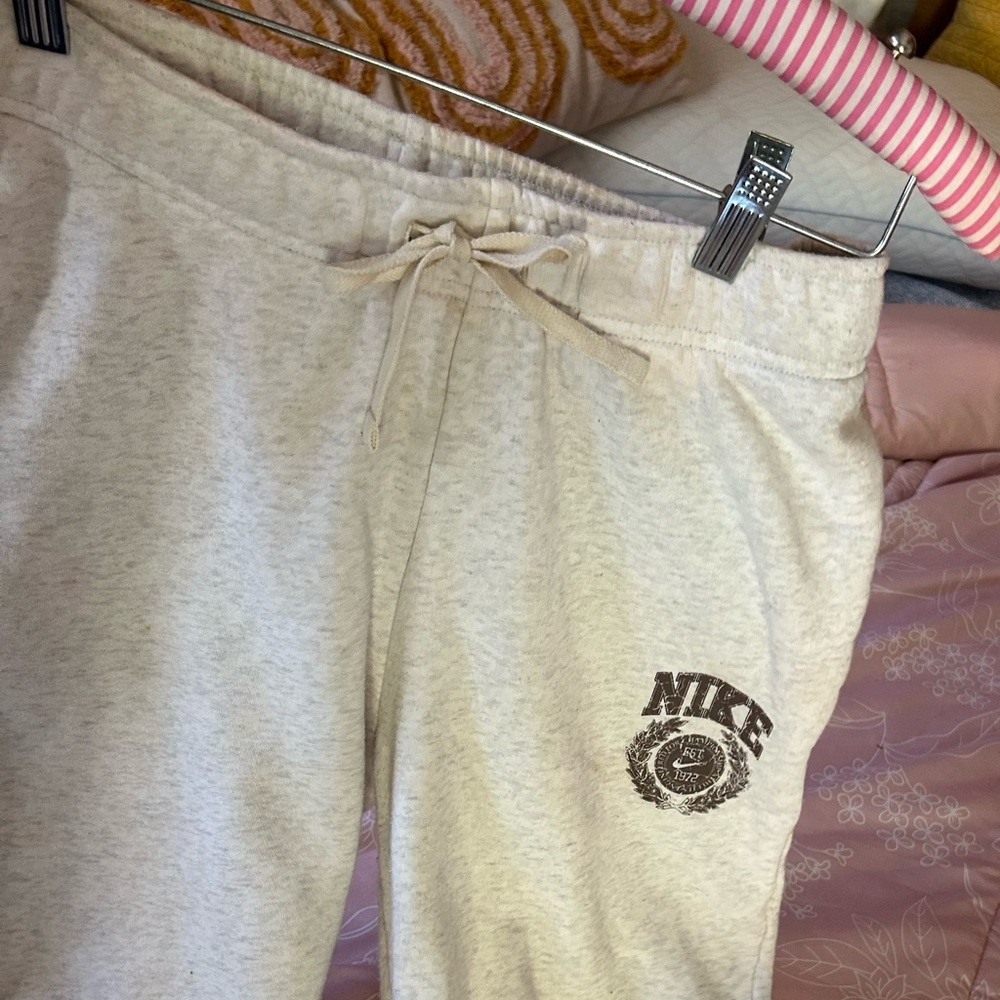 Nike sweats size small - Picture 2 of 3